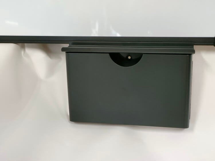 壁掛けホワイトボード　ブラックフレーム　ペントレイ